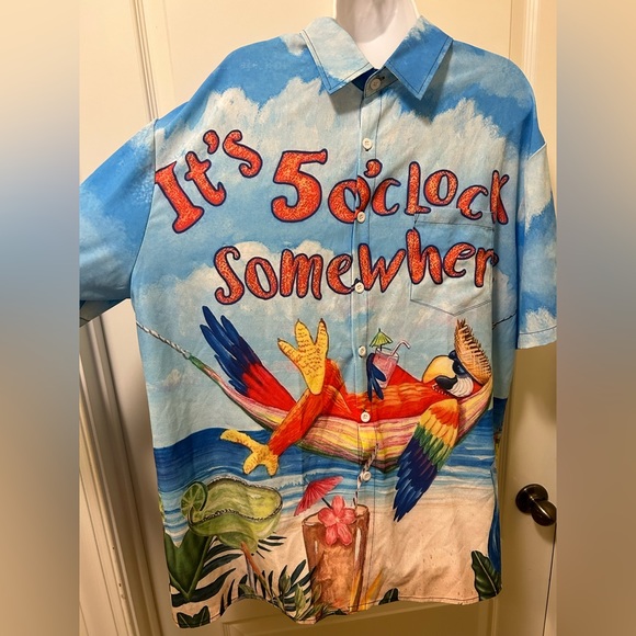 🌟2/$20 Men’s 5 o clock somewhere summer Buttondown - Picture 3 of 5